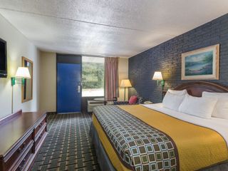 Hotel pic Travelodge by Wyndham Savannah Area/Richmond Hill