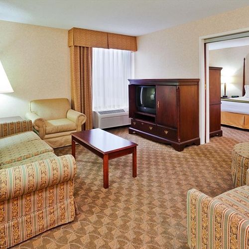 Photo of Holiday Inn Express Nashville-Hendersonville, an IHG Hotel
