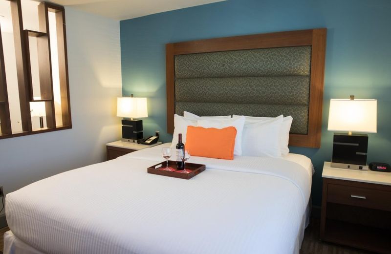 distance from loews hollywood hotel to universal studios