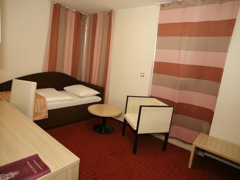 Hotel Photo 5