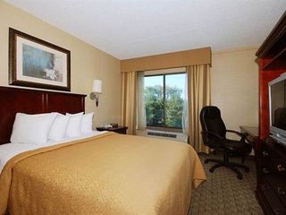 Фото отеля Quality Inn & Suites Bensalem