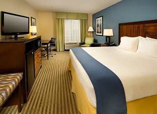 Фото отеля Holiday Inn Express - Tullahoma, an IHG Hotel