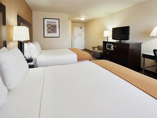 Фото отеля Holiday Inn Express Hotel Union City, an IHG Hotel