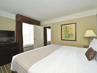 Hotel pic La Quinta by Wyndham Savannah Airport - Pooler