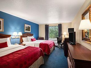 Фото отеля Cottonwood Suites Savannah Hotel & Conference Center