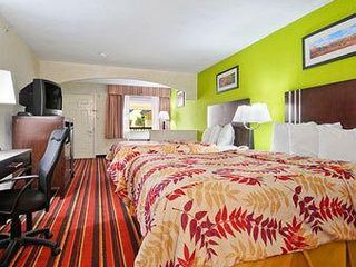 Фото отеля Days Inn & Suites by Wyndham Winnie