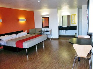 Hotel pic Motel 6-Uvalde, TX