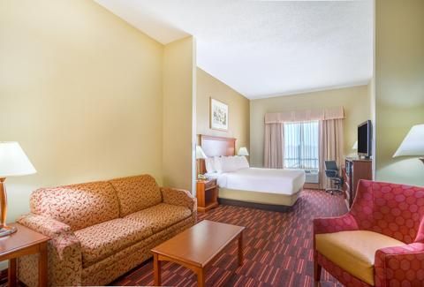 Photo of Holiday Inn Express Hotel & Suites Woodbridge, an IHG Hotel