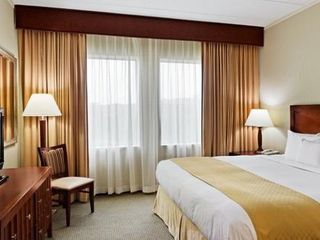 Фото отеля DoubleTree Suites by Hilton Philadelphia West