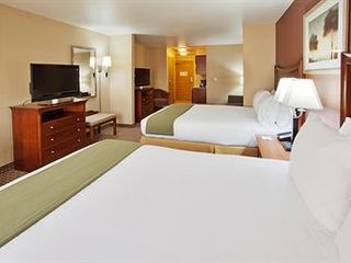 Фото отеля Holiday Inn Express Hotel & Suites Willows, an IHG Hotel