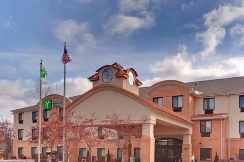 Photo of Holiday Inn Express Hotel & Suites Canton