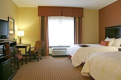 Hampton Inn & Suites Sevierville at Stadium Drive