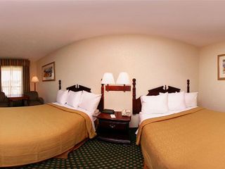 Фото отеля Econo Lodge Inn & Suites