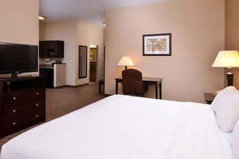 Photo of Holiday Inn Express & Suites Fairmont, an IHG Hotel
