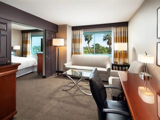 Фото отеля Sheraton Hotel Fairplex & Conference Center