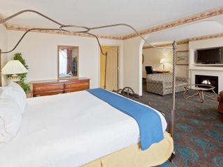 Фото отеля Holiday Inn Express & Suites - Morehead City, an IHG Hotel