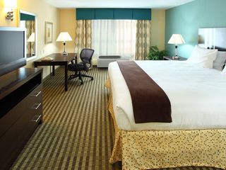 Фото отеля Holiday Inn Express Hotel & Suites Carthage, an IHG Hotel