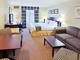 Фото отеля Holiday Inn Express Hotel & Suites Chehalis - Centralia, an IHG Hotel