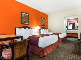 Фото отеля Quality Inn & Suites near Six Flags - Austell