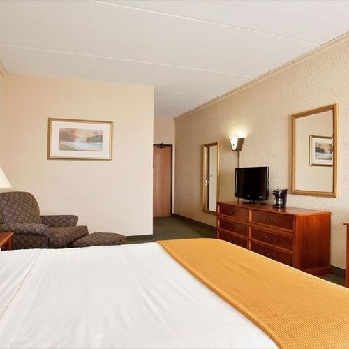 Photo of Country Inn & Suites by Radisson, Mt. Pleasant-Racine West, WI