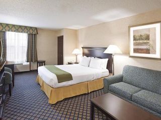 Фото отеля Holiday Inn Express Hotel & Suites Delaware-Columbus Area, an IHG Hote