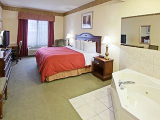Hotel pic Country Inn & Suites by Radisson, Youngstown West, OH