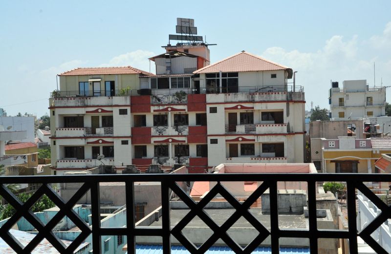 Red Carpet Residence – A Apartmental Guest House