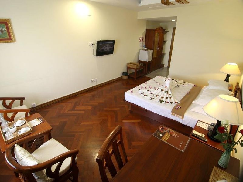 Hotel Photo 12