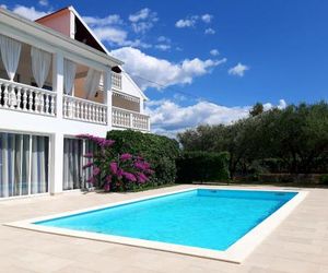 Holiday Home Vila Emma Debeljak Croatia