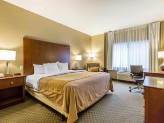 Hotel pic Comfort Inn & Suites East Moline near I-80