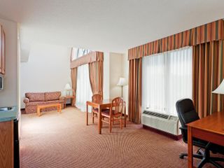 Фото отеля Holiday Inn Express Hotel and Suites Harrington - Dover Area, an IHG H
