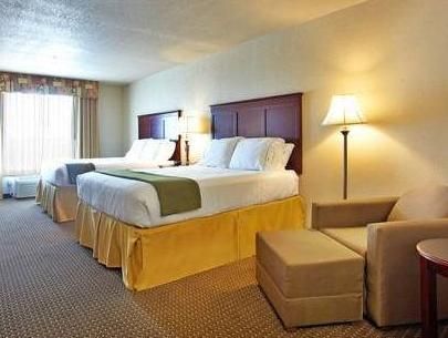 Photo of Holiday Inn Express Hotel & Suites Hearne