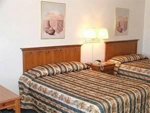 Фото отеля Regency Inn Hondo