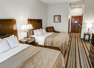 Фото отеля Comfort Inn & Suites