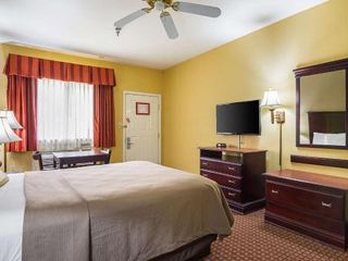 Hotel pic Econo Lodge Inn & Suites Bryant