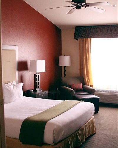 Photo of Holiday Inn Express & Suites Mesquite Nevada, an IHG Hotel