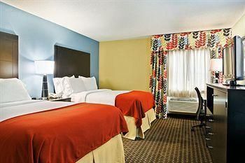 Photo of Holiday Inn Express Hotel Fort Campbell-Oak Grove, an IHG Hotel