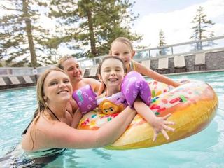 Фото отеля Holiday Inn Club Vacations - Tahoe Ridge Resort, an IHG Hotel