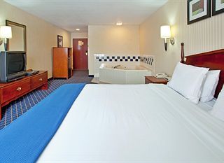 Фото отеля Holiday Inn Express Hotel & Suites Wabash