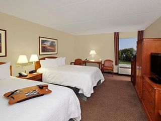 Hotel pic Hampton Inn & Suites Newtown