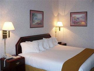 Hotel pic Luxury Inn & Suites Troy