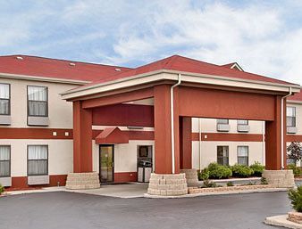 Photo of Days Inn by Wyndham Great Lakes - N. Chicago