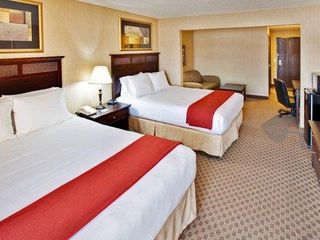 Фото отеля Holiday Inn Express Le Claire Riverfront-Davenport, an IHG Hotel