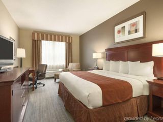 Фото отеля Country Inn & Suites by Radisson, Tampa Casino Fairgrounds, FL