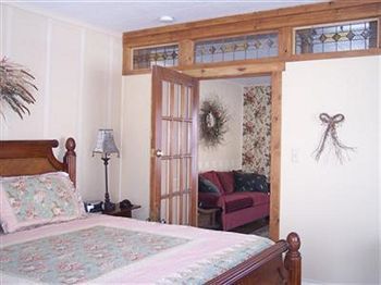 Photo of Woodland Farmhouse Inn Bed and Breakfast
