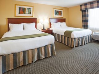 Фото отеля Holiday Inn Express Hotel & Suites-St. Paul, an IHG Hotel
