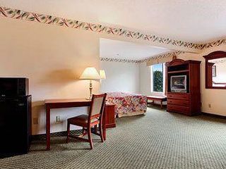 Hotel pic Days Inn by Wyndham Louisburg