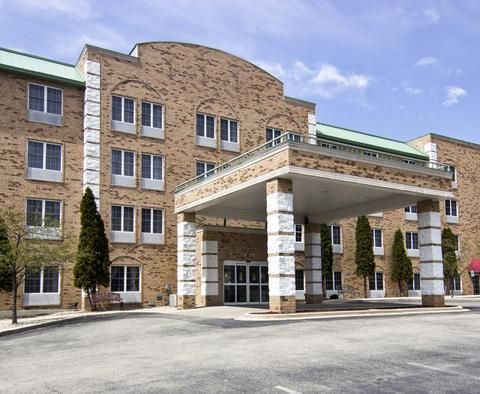 Photo of Comfort Inn & Suites Grafton-Cedarburg