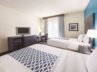 Hotel pic La Quinta Inn & Suites by Wyndham Central Point - Medford
