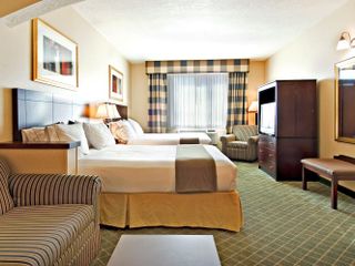 Фото отеля Holiday Inn Express Hotel & Suites Medford-Central Point, an IHG Hotel